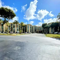 Apartamento a la venta en 11780 SW 18th St # 2, Miami FL 33175