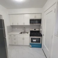 Apartamento a la renta en 7435 Byron Ave # 04, Miami Beach FL 33141