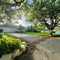 Casa a la venta en 14630 SW 148th Ct, Miami FL 33196