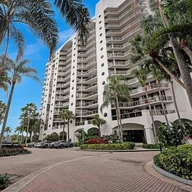 Apartamento a la venta en 3610 Yacht Club Dr # 1214, Aventura FL 33180