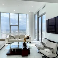 Apartamento a la venta en 851 NE 1st Ave # 4702, Miami FL 33132