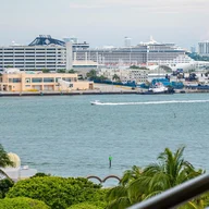 Apartamento a la venta en 540 Brickell Key Dr # 1413, Miami FL 33131