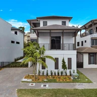 Casa a la venta en 8085 NW 48th Ter, Doral FL 33166