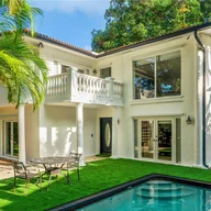 Casa a la venta en 2141 Secoffee St, Miami FL 33133