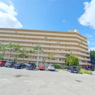Apartamento a la venta en 1750 NE 191st St # 1, Miami FL 33179