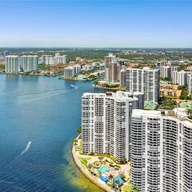 Apartamento a la venta en 3500 Mystic Pointe Dr # 2605, Aventura FL 33180
