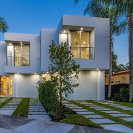 Casa a la venta en 1010 SW 22, Miami FL 33129