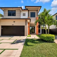 Casa a la venta en 8880 NW 161st Ter, Miami Lakes FL 33018