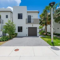 Casa a la venta en 467 SW 91st Place, Miami FL 33174