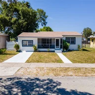 Casa a la renta en 1453 NE 149th St, Miami FL 33161