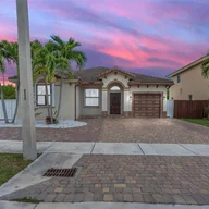 Casa a la venta en 11285 SW 227th St, Miami FL 33170