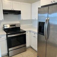 Apartamento a la renta en 1095 W 77th St # 202, Hialeah FL 33014