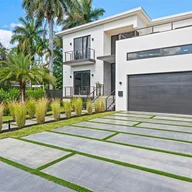 Casa a la venta en 7801 Miami View Dr, North Bay Village FL 33141