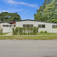 Casa a la venta en 16000 NE 8th Ave, North Miami Beach FL 33162