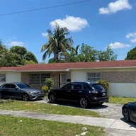 Casa a la venta en 21 NE 173rd St, North Miami Beach FL 33162