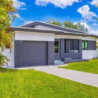 Casa a la venta en 2631 Roosevelt St, Hollywood FL 33020