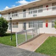 Apartamento a la venta en 18 Hastings # B, West Palm Beach FL 33417