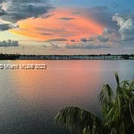 Apartamento a la venta en 1075 NE Miami Gardens Dr # 509, Miami FL 33179