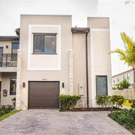 Casa a la venta en 20636 NE 5th Pl, Miami FL 33179