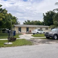 Casa a la venta en 7935 SW 9th Ter, Miami FL 33144