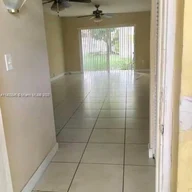 Apartamento a la venta en 7308 SW 82nd St # A113, Miami FL 33143