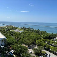 Apartamento a la venta en 400 S POINTE DR # 1404, Miami Beach FL 33139