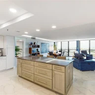 Apartamento a la venta en 2480 Presidential Way # 1202, West Palm Beach FL 33401