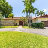 Casa a la renta en 450 Gondoliere Ave, Coral Gables FL 33143