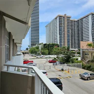 Apartamento a la venta en 1985 S Ocean Dr, Hallandale Beach FL 33009