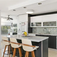 Apartamento a la venta en 230 174th St # 303, Sunny Isles Beach FL 33160