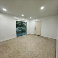 Apartamento a la renta en 661 NW 1st St # 6, Miami FL 33128