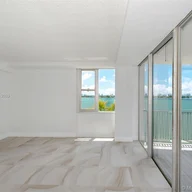 Apartamento a la renta en 7545 E Treasure Dr # 3H, North Bay Village FL 33141