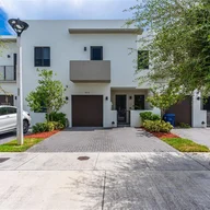 Casa a la venta en 9104 SW 5th Ln # 9104, Miami FL 33174
