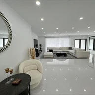 Casa a la venta en 2051 NE 210th St, Miami FL 33179