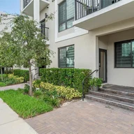 Apartamento a la venta en 8301 NW 41st St # 102, Doral FL 33166