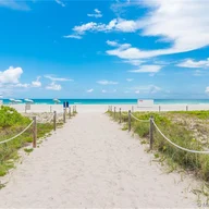 Apartamento a la venta en 6301 Collins Ave # 807, Miami Beach FL 33141