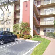 Apartamento a la venta en 13455 SW 9th Ct # 301J, Pembroke Pines FL 33027