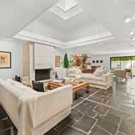 Casa a la venta en 3821 Carole Ct, Miami FL 33133