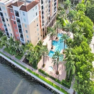 Apartamento a la venta en 17100 N Bay Rd # 1704, Sunny Isles Beach FL 33160