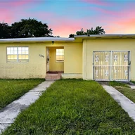 Casa a la venta en 1366 NW 75th St, Miami FL 33147