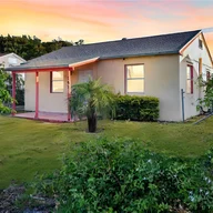 Casa a la renta en 562 W 4th St, Riviera Beach FL 33404