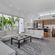 Casa a la venta en 2345 SW 16th St, Miami FL 33145