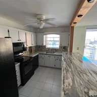 Apartamento a la venta en 137 Golden Isles Dr # 1110, Hallandale Beach FL 33009