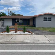 Casa a la venta en 1001 NW 89th Avenue, Pembroke Pines FL 33024