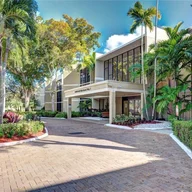 Apartamento a la venta en 16200 Golf Club Rd # 305, Weston FL 33326