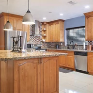 Casa a la venta en 520 NE 180th Dr, North Miami Beach FL 33162