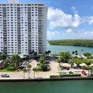 Apartamento a la venta en 400 Kings Point Dr # 820, Sunny Isles Beach FL 33160