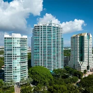 Apartamento a la venta en 2627 S Bayshore Dr # 607, Miami FL 33133