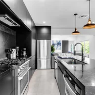 Casa a la venta en 15 NW 52nd St, Miami FL 33127