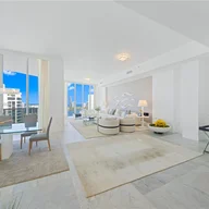 Apartamento a la venta en 4100 Island Blvd # 3, Aventura FL 33160